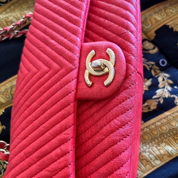 Chanel red handbag - Picture 4 of 15